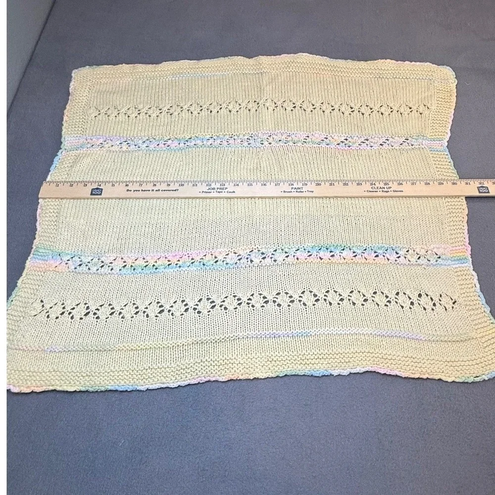 Vintage Handmade Pastel Yellow Knit Baby Blanket Rainbow Lace Trim 28x31‎
